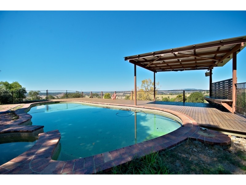 111 Strasburgs Rd, Lark Hill QLD 4306