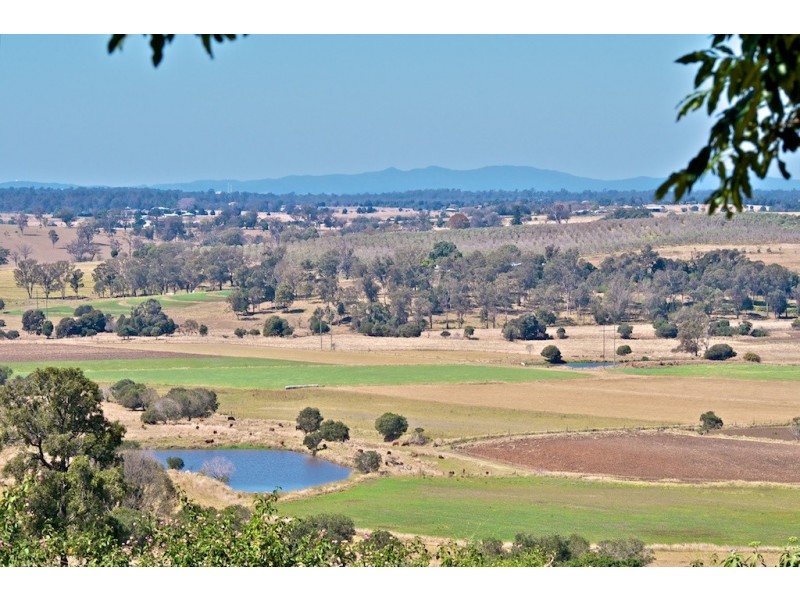 111 Strasburgs Rd, Lark Hill QLD 4306