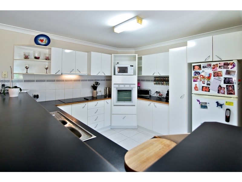 24 Reinbotts Rd, Lowood QLD 4311