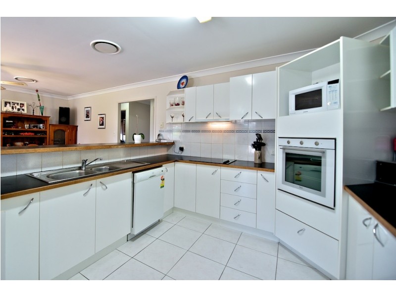 24 Reinbotts Rd, Lowood QLD 4311