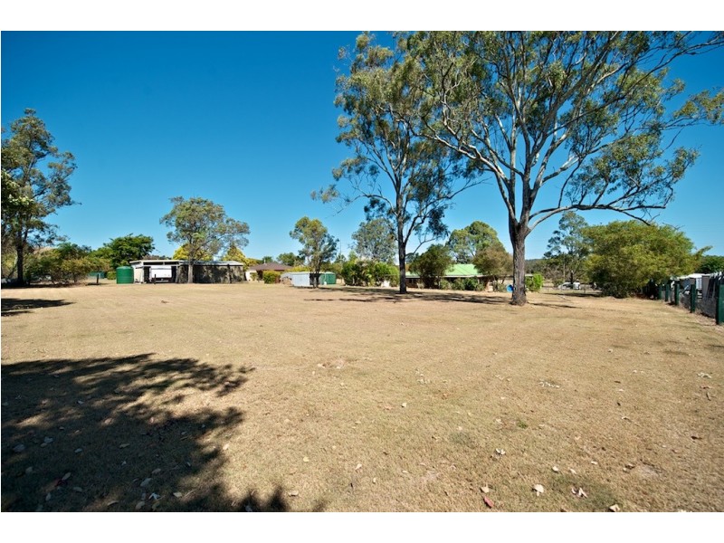 24 Reinbotts Rd, Lowood QLD 4311