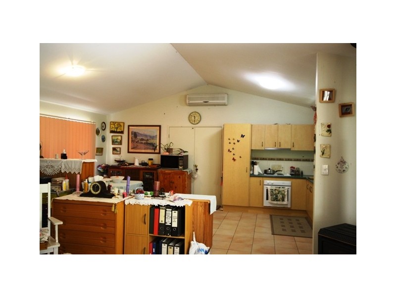 186 Edinburgh Drive, Mount Hallen QLD 4312