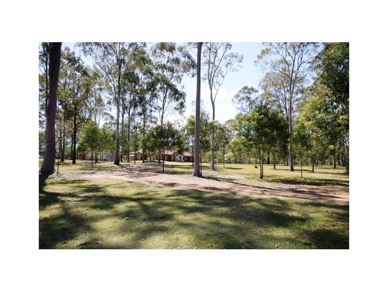 186 Edinburgh Drive, Mount Hallen QLD 4312