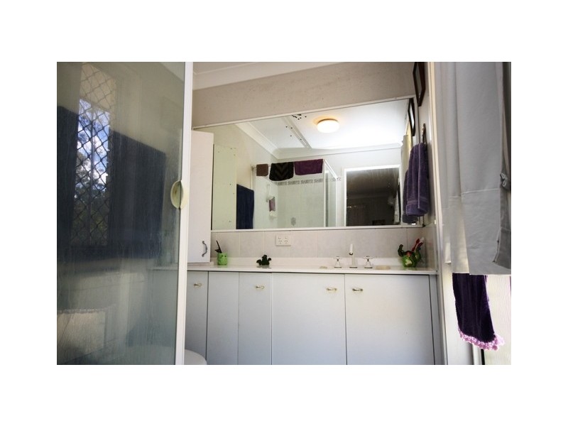 186 Edinburgh Drive, Mount Hallen QLD 4312