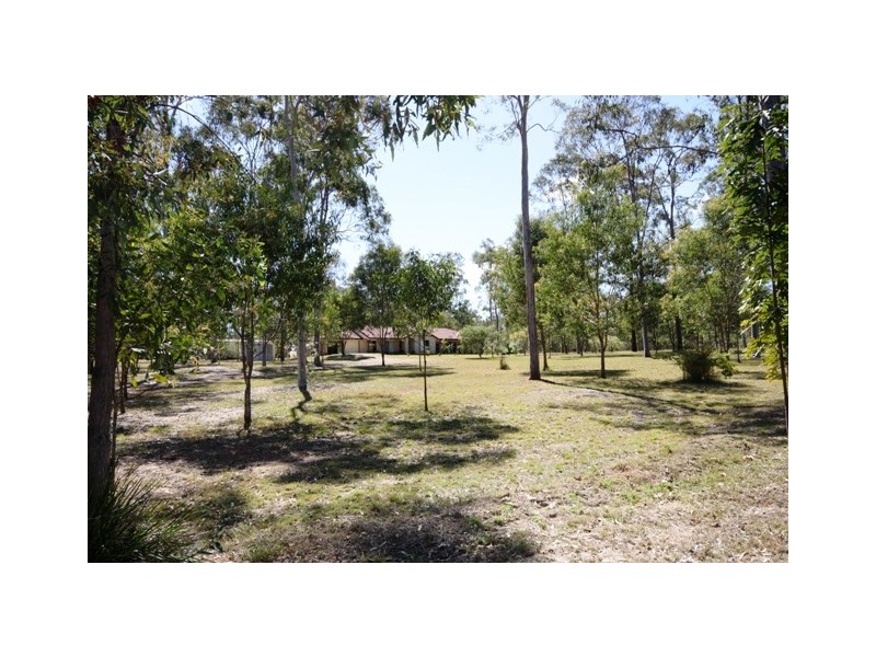 186 Edinburgh Drive, Mount Hallen QLD 4312