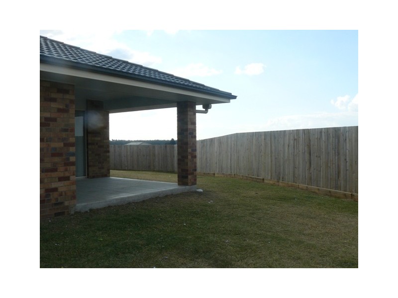 55 Peregrine Street, Lowood QLD 4311