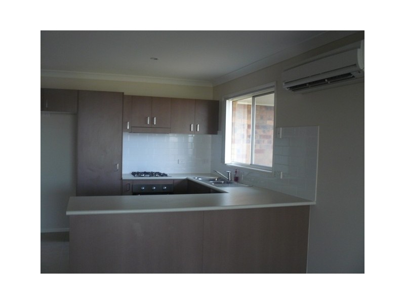 55 Peregrine Street, Lowood QLD 4311