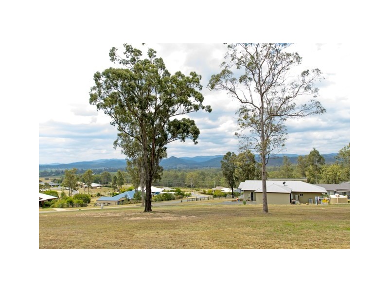 33 Meadow View Rd, Fernvale QLD 4306