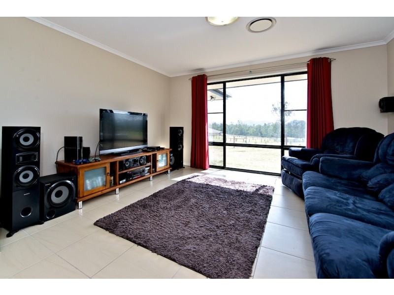 19 Robyn Tce, Fernvale QLD 4306