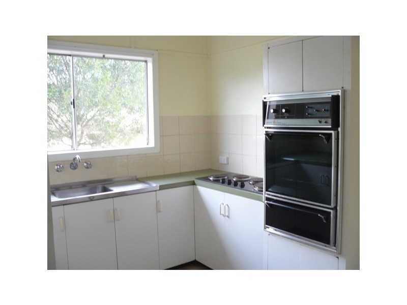 103 Railway Street, Lowood QLD 4311