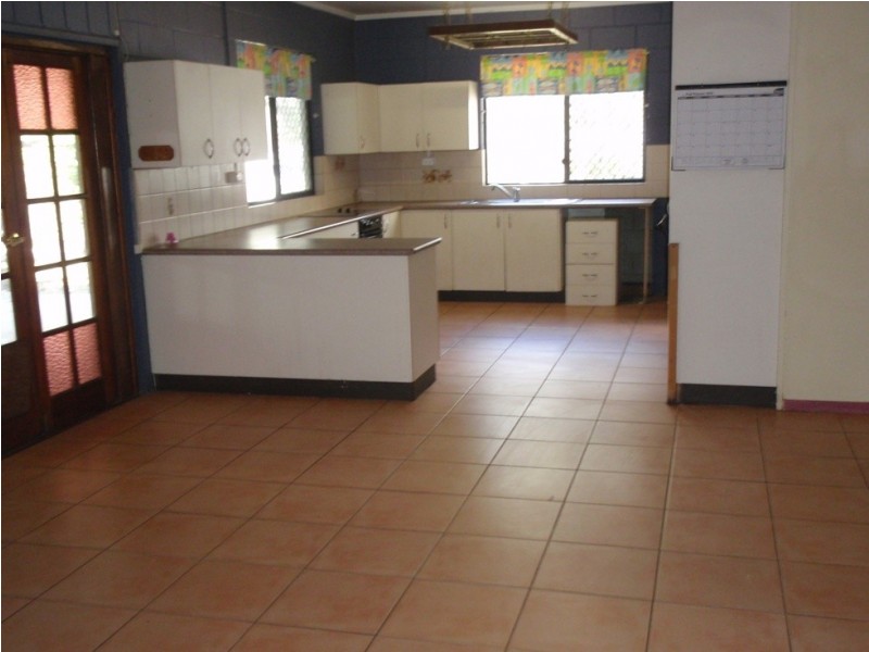 90 Poplar Street, Walloon QLD 4306