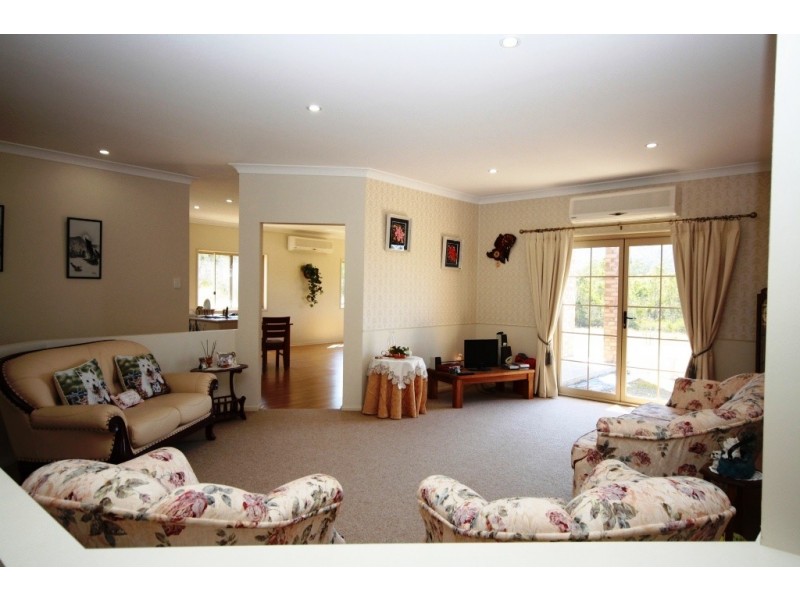 2684 Gatton Esk Rd, Mount Hallen QLD 4312