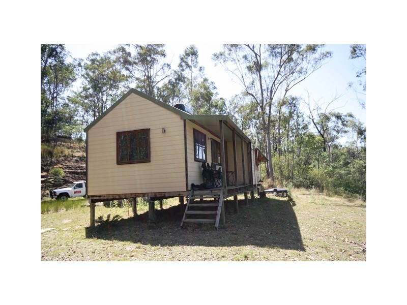 19 Crest Court, Esk QLD 4312
