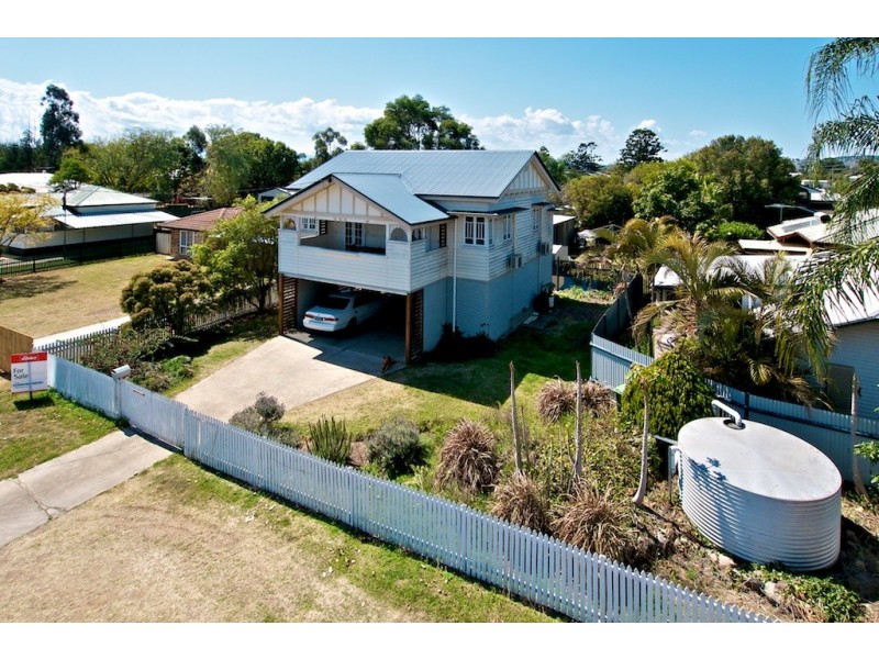 30 Daniel St, Lowood QLD 4311