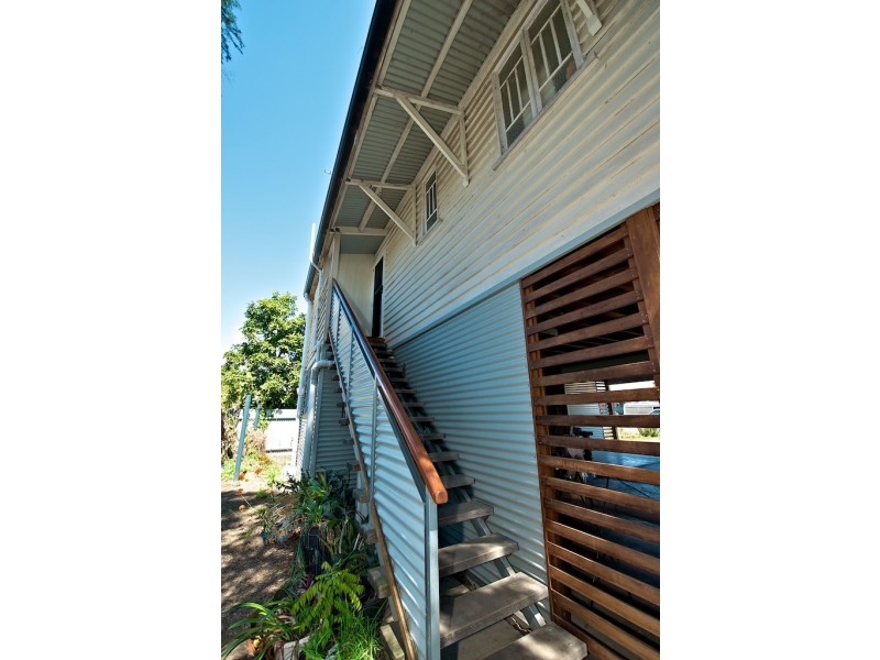 30 Daniel St, Lowood QLD 4311