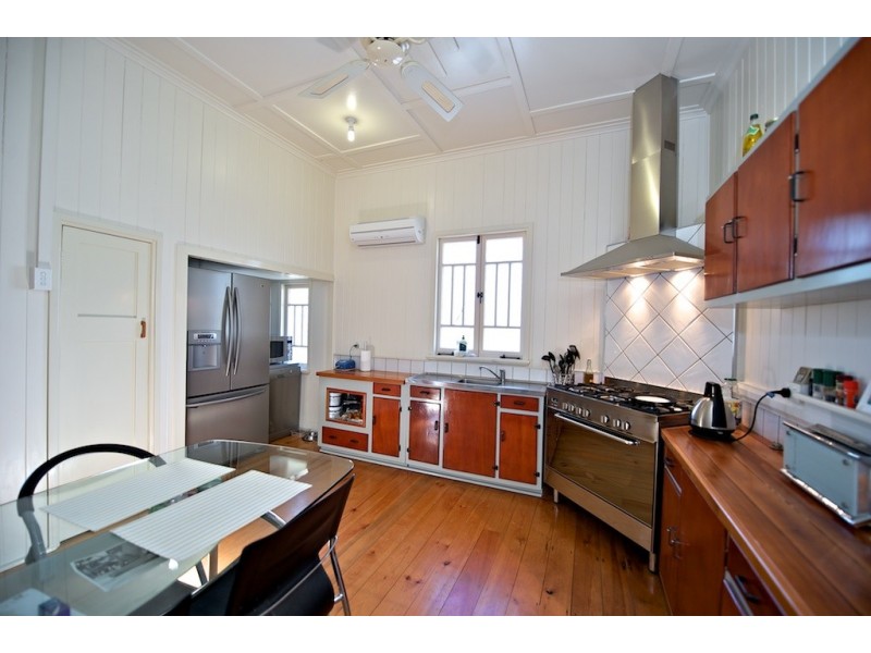 30 Daniel St, Lowood QLD 4311