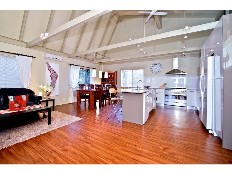 92 Lant Street, Chapel Hill QLD 4069