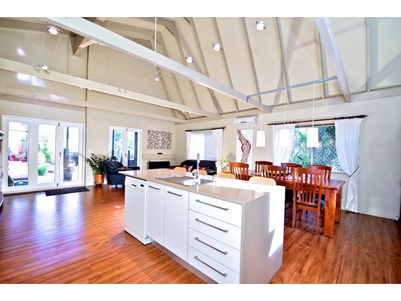 92 Lant Street, Chapel Hill QLD 4069