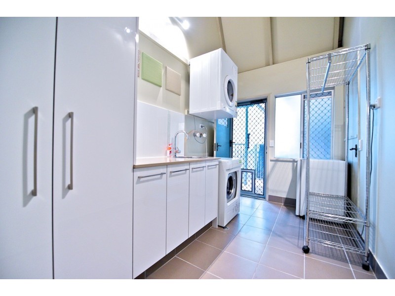 92 Lant Street, Chapel Hill QLD 4069