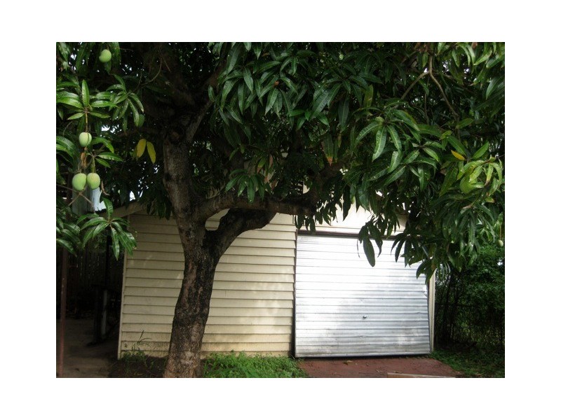 8 Schelbach Street, Booval QLD 4304