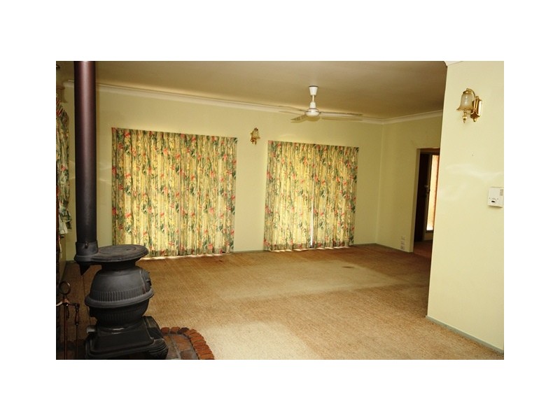 41 East St, Esk QLD 4312