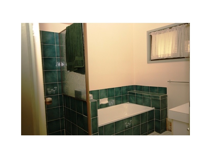 41 East St, Esk QLD 4312