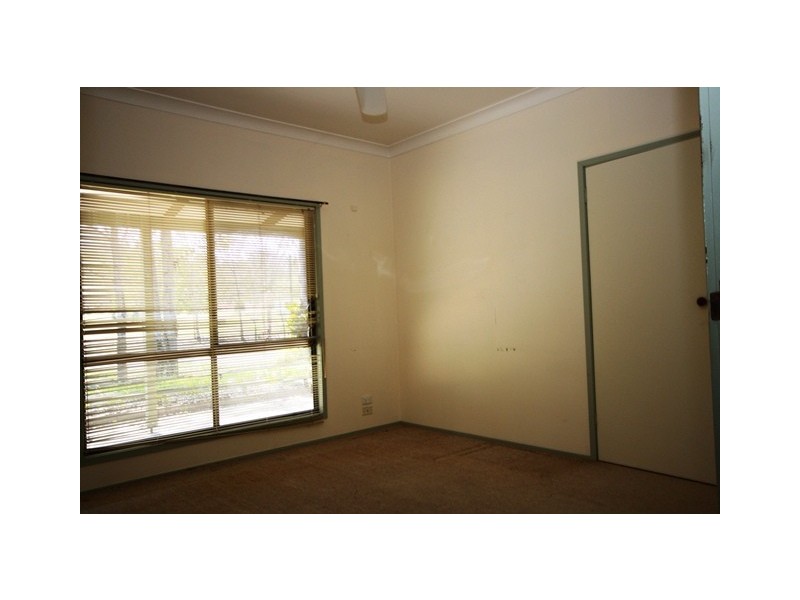 41 East St, Esk QLD 4312