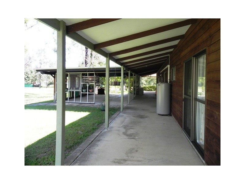 41 East St, Esk QLD 4312