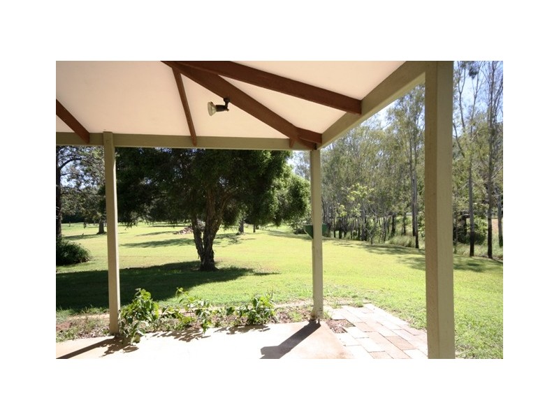 41 East St, Esk QLD 4312