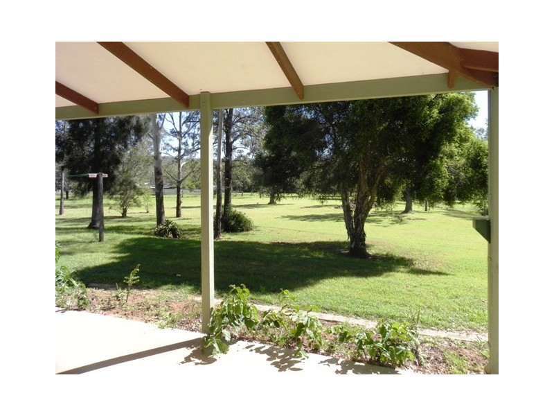 41 East St, Esk QLD 4312