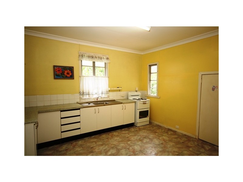 10 Church St, Lowood QLD 4311