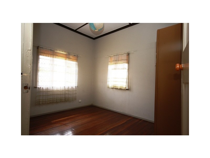 10 Church St, Lowood QLD 4311