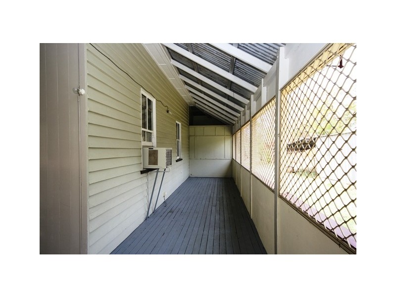 10 Church St, Lowood QLD 4311