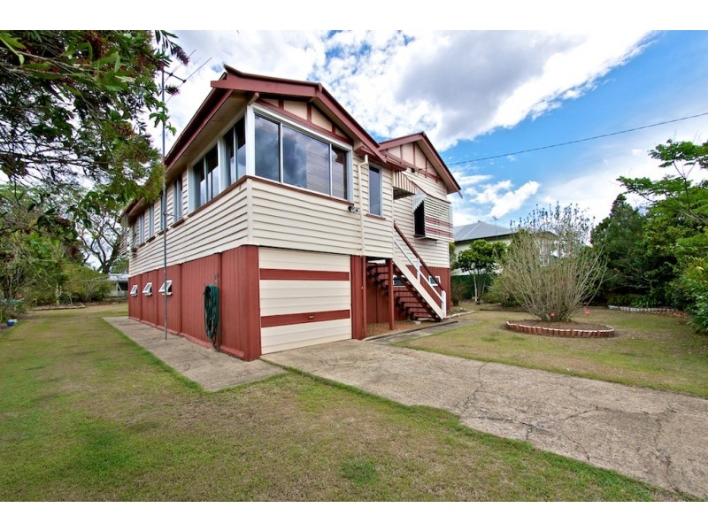 16 Pryde St, Lowood QLD 4311