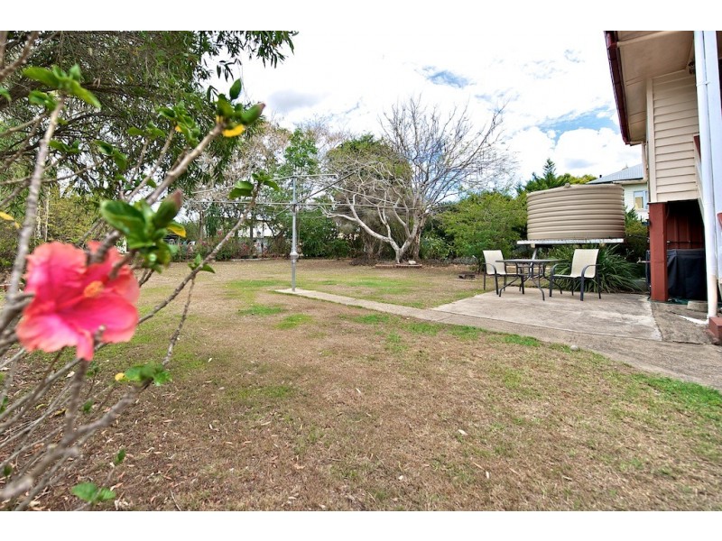 16 Pryde St, Lowood QLD 4311