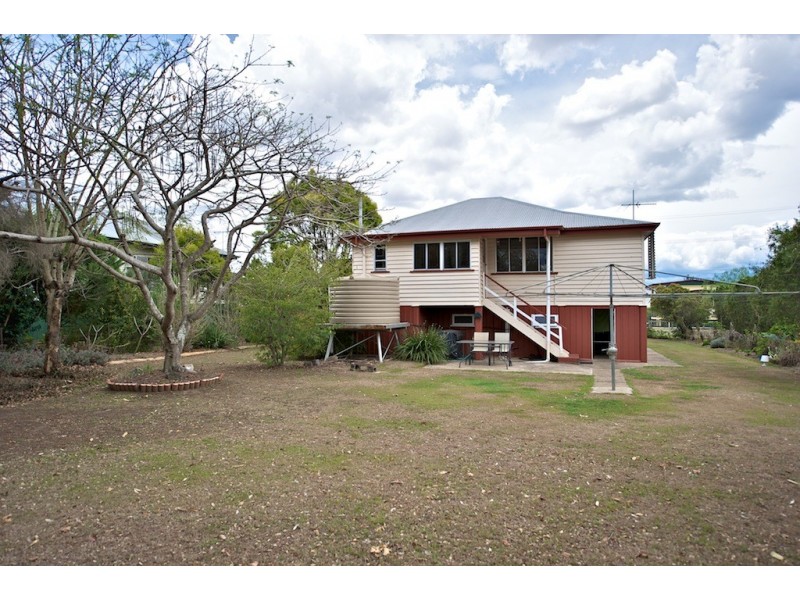 16 Pryde St, Lowood QLD 4311