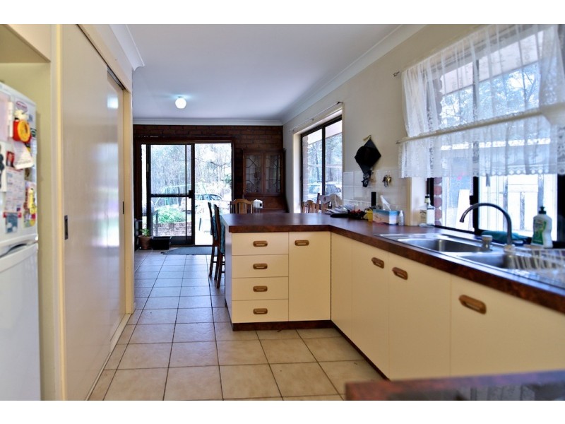 75 Farrell Road, Pine Mountain QLD 4306