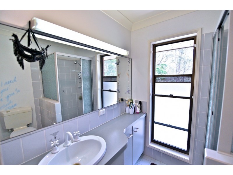 75 Farrell Road, Pine Mountain QLD 4306