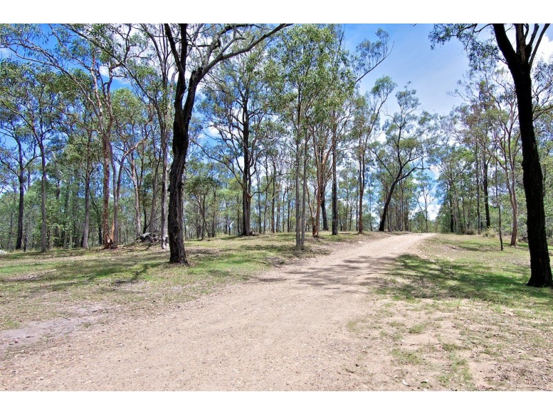 75 Farrell Road, Pine Mountain QLD 4306