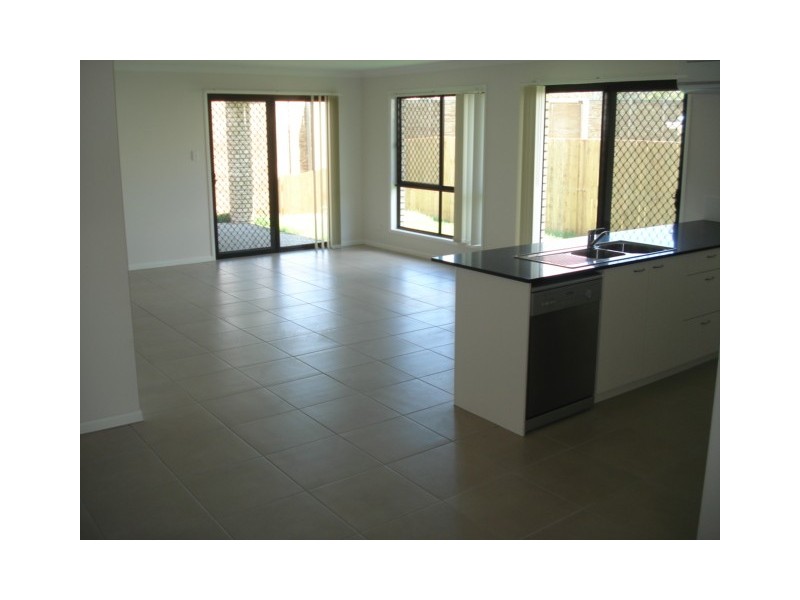 3 Jene Court, Flinders View QLD 4305