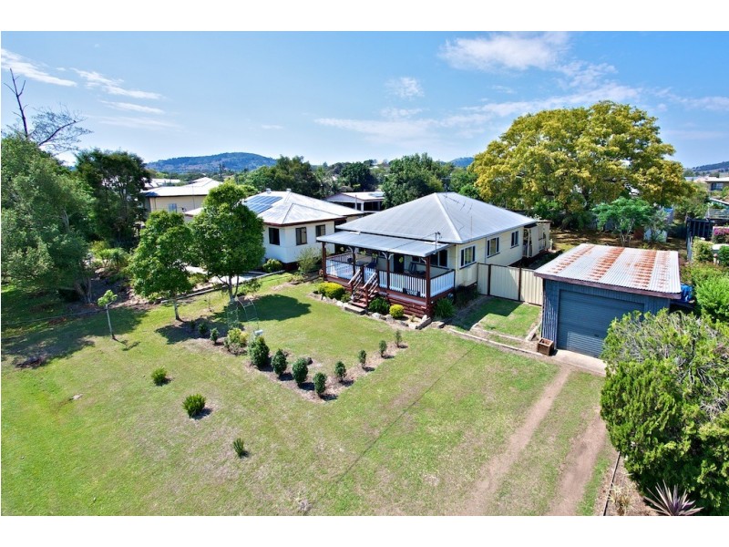 10 Pryde St, Lowood QLD 4311