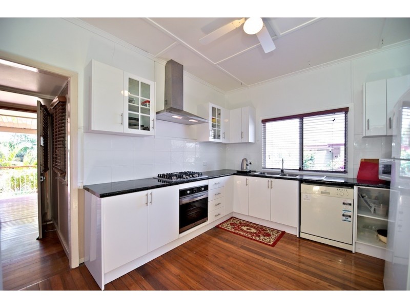 10 Pryde St, Lowood QLD 4311