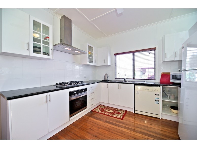 10 Pryde St, Lowood QLD 4311