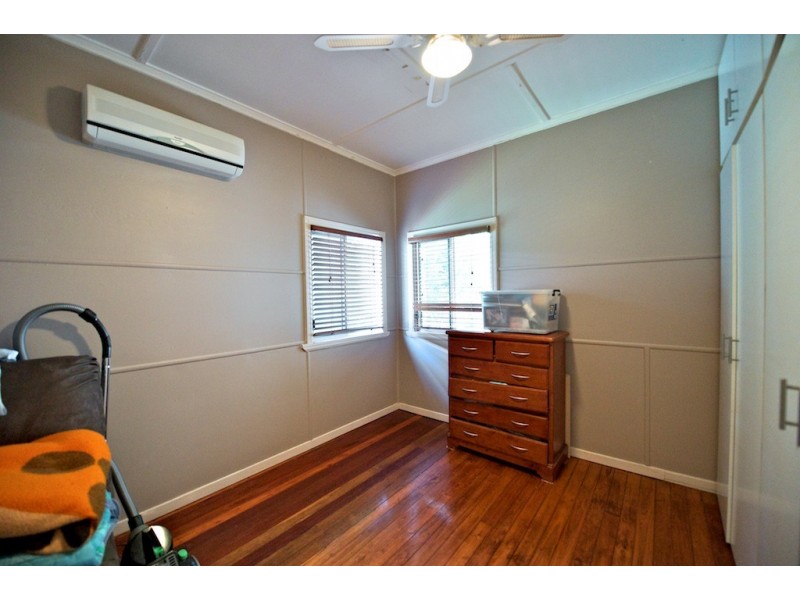 10 Pryde St, Lowood QLD 4311