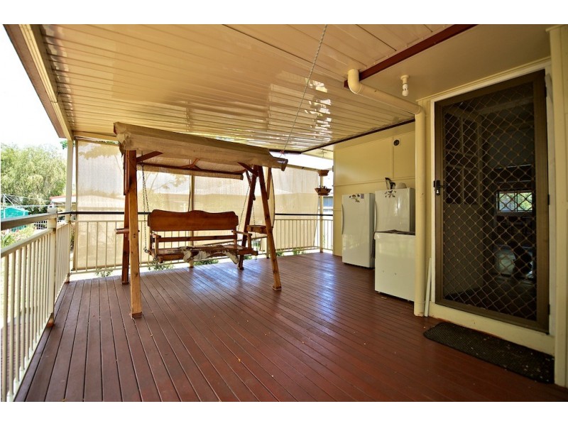 10 Pryde St, Lowood QLD 4311