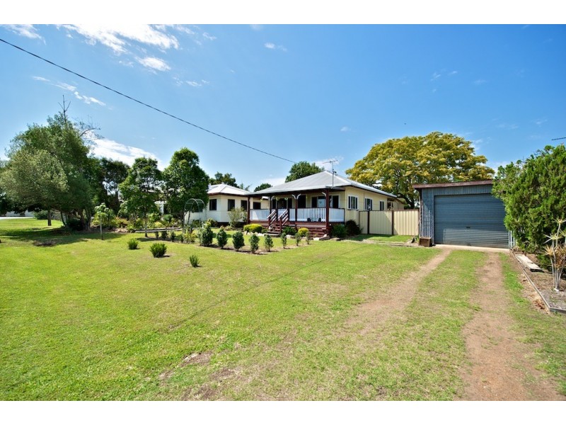 10 Pryde St, Lowood QLD 4311