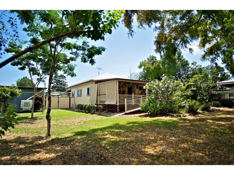 10 Pryde St, Lowood QLD 4311