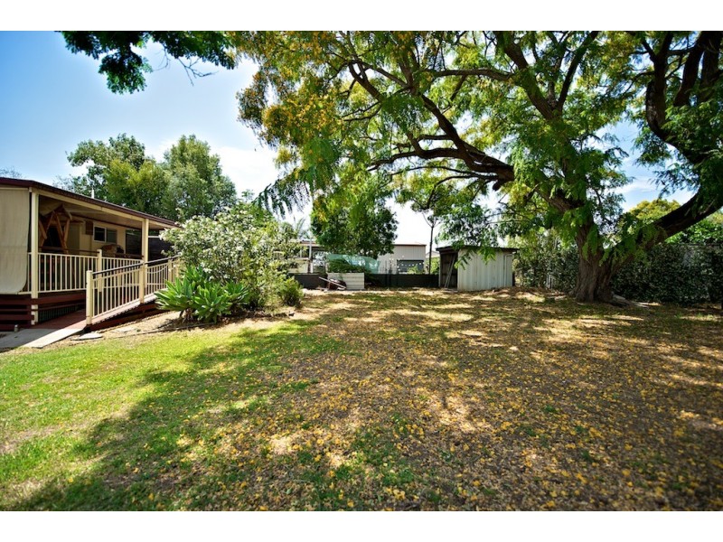 10 Pryde St, Lowood QLD 4311