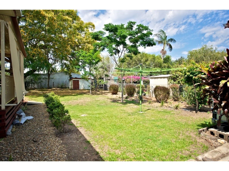 10 Pryde St, Lowood QLD 4311