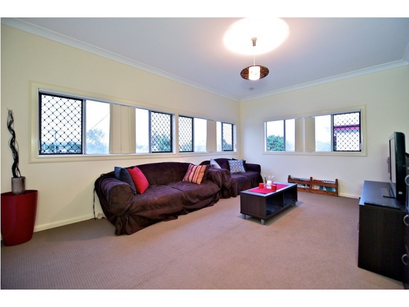 3 Gledson Street, North Booval QLD 4304